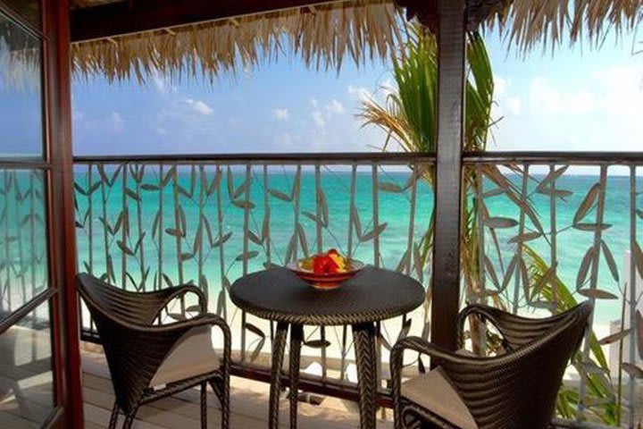 Some rooms offer a Jacuzzi and ocean view