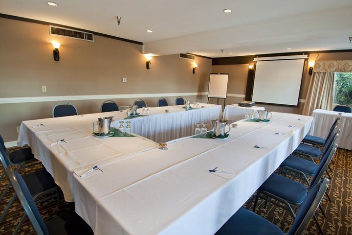 Conference facilities with U-shape set up at the Best Western Plus Abercorn Inn, hotel in Vancouver