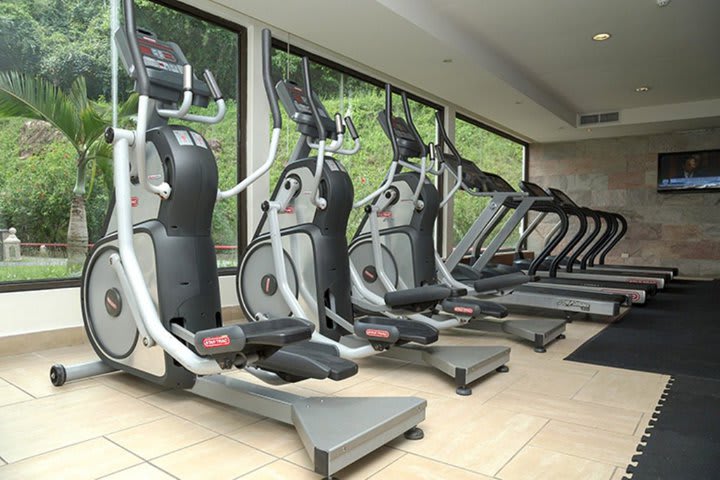 Fully-equipped fitness center