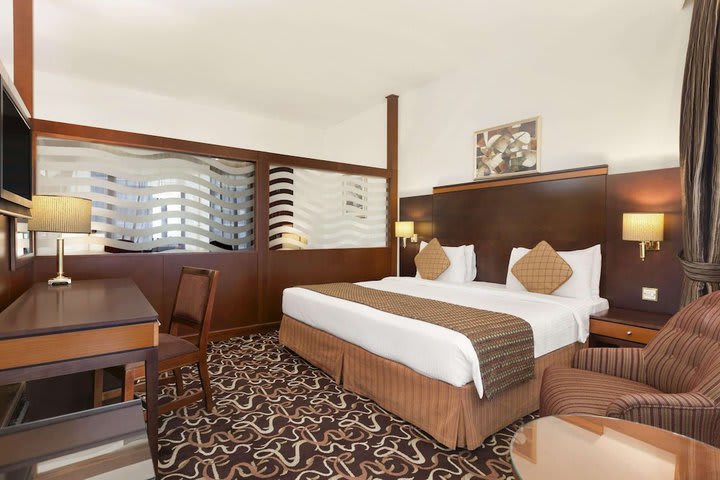 Img - Suite, 1 King Bed, Smoking