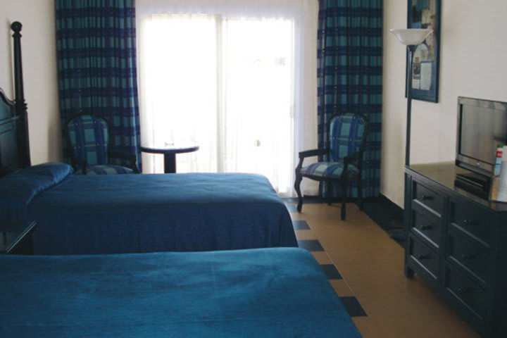 Double Room (U)