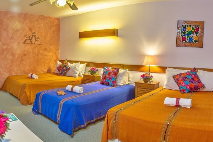 Img - Habitación triple Confort, varias camas, vistas a la montaña