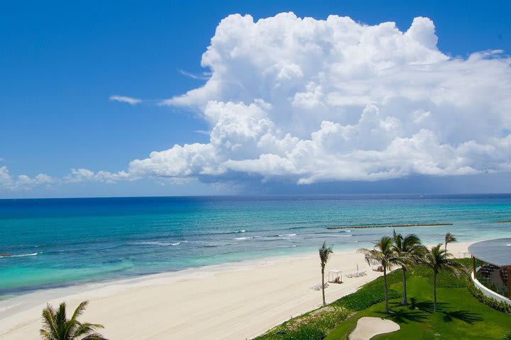 Vista de la playa del complejo