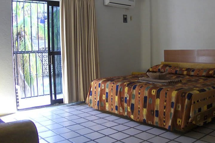 Standard Room, 1 King Bed