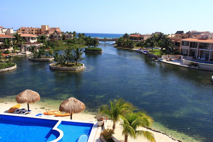 Balcón con vista a la laguna