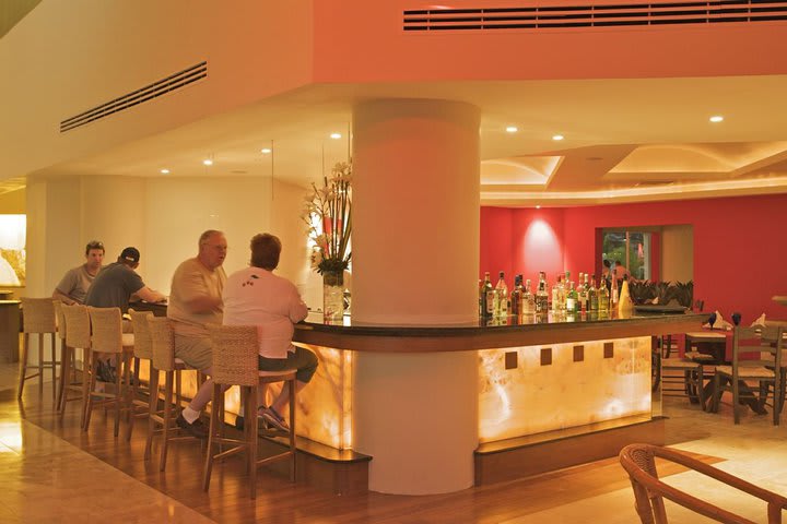 Lobby bar