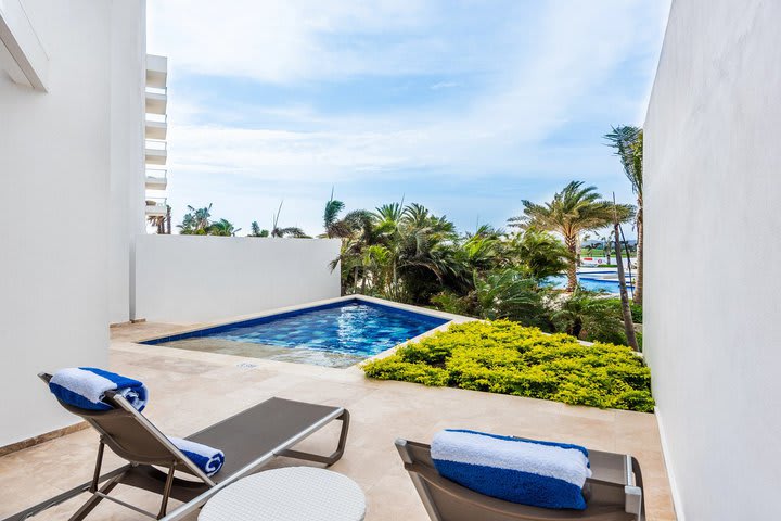 Terrace in a swim-out master suite