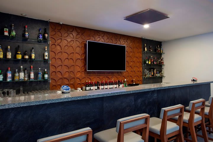 Lobby bar