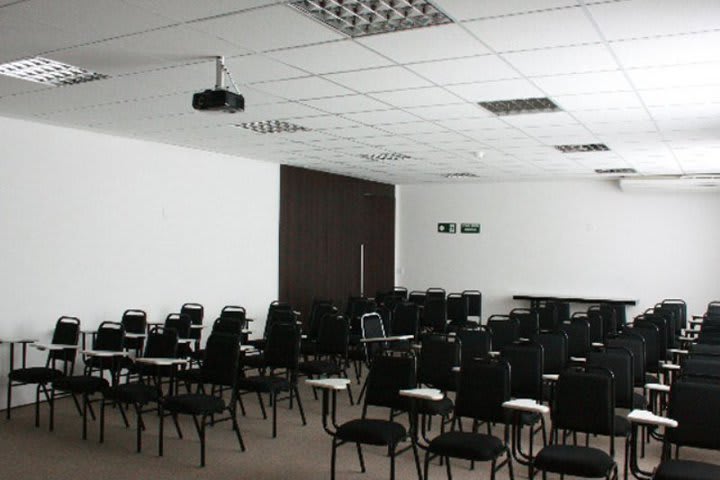 San Diego Express Vespasiano has conference facilities for 135 guests