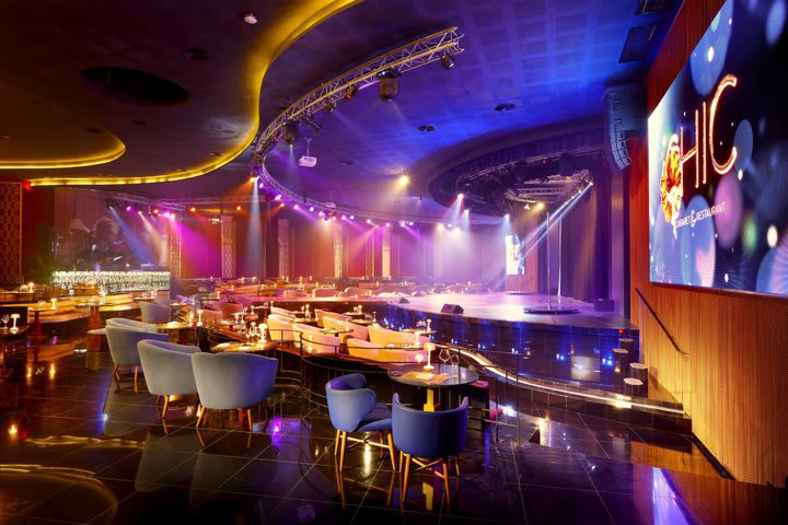 Chic Cabaret & Restaurant, restaurant with casual elegance