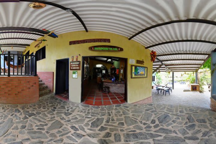 Recepción en La Casa de Felipe, hotel en Taganga