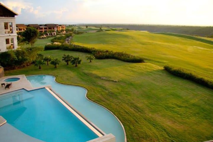 Golf course at Los Altos hotel in La Romana
