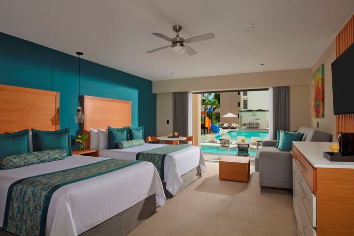 Suite junior, 2 camas dobles (Preferred Club - Tropical View)