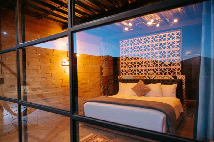 The hotel offers 25 guest rooms