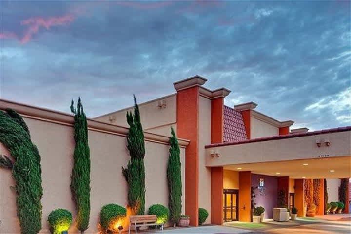 Holiday Inn Hotel & Suites Tucson Airport - North