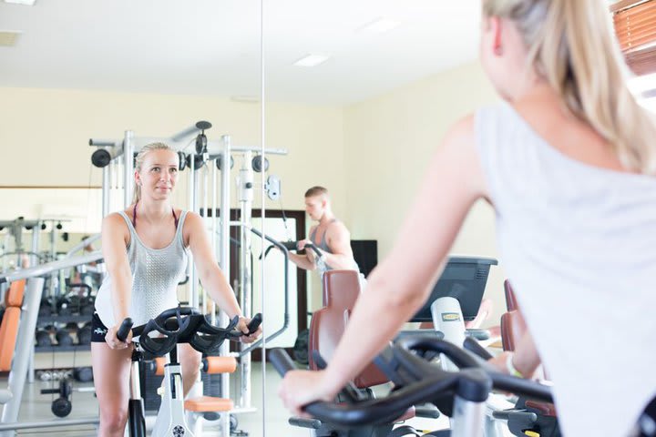 Gimnasio equipado