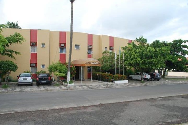 El hotel Itapoã está cerca de playa Piatã en Salvador de Bahia