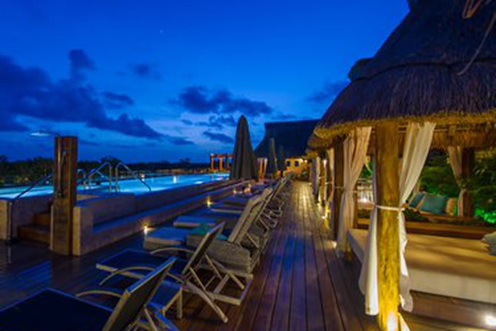 Night view of the terrace