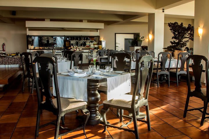 Hotel Villa del Conquistador has a restaurant with Mexican specialties