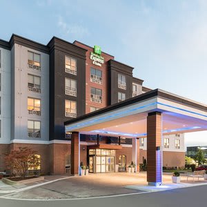 Holiday Inn Express & Suites Milton, an IHG Hotel