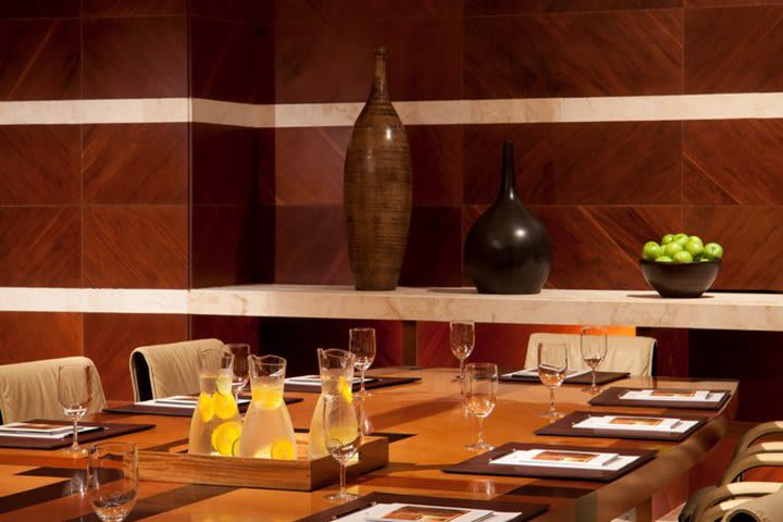 Salón Palma Kuka en el Rosewood Mayakoba