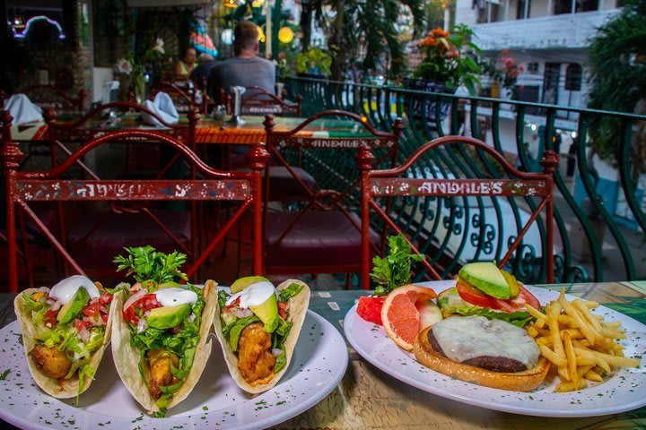 El hotel tiene un restaurante