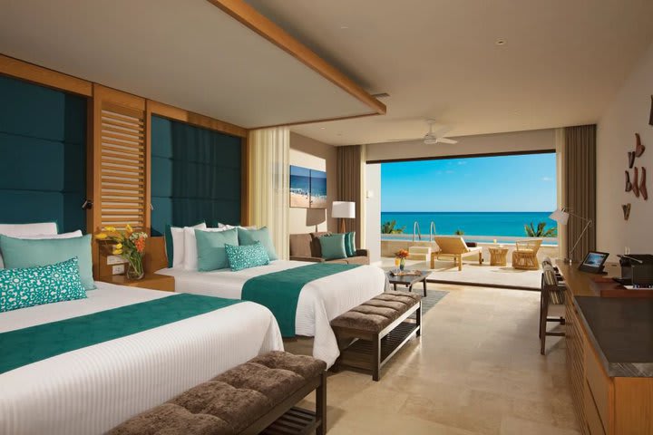 Img - Preferred Club junior suite swim out 2 queens vista al mar