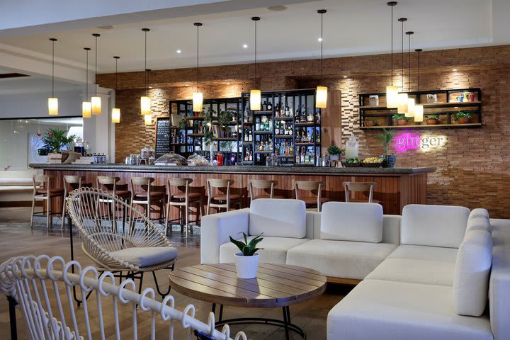 Lobby bar