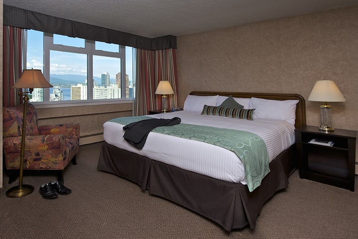 Coast Plaza Hotel & Suites