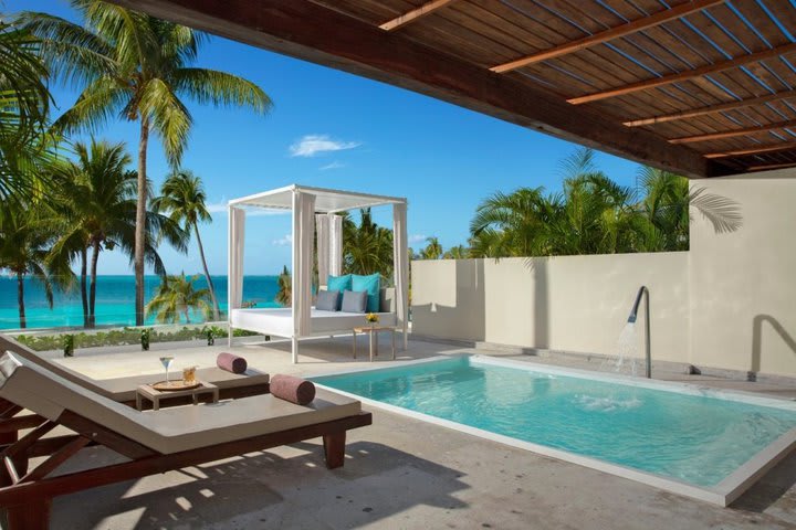 Plunge pool in a honeymoon suite