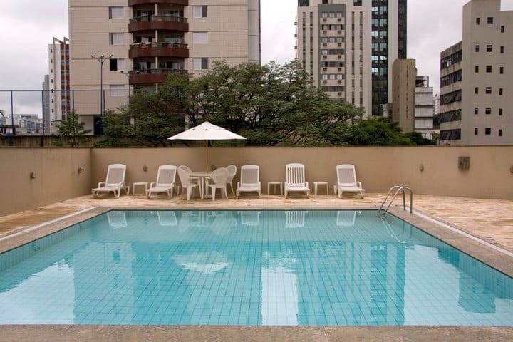 Este hotel Promenade en Belo Horizonte tiene una alberca