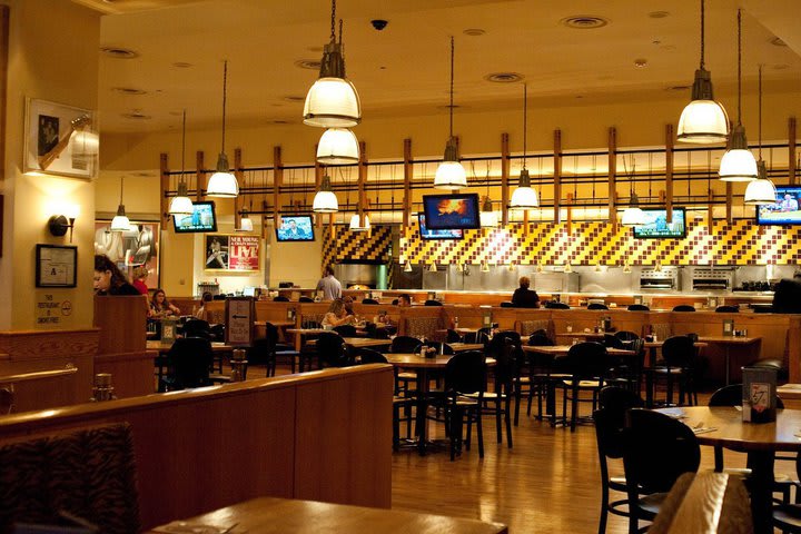 Restaurante Mr. Lucky's abierto los siete días de la semana del Hard Rock Hotel & Casino Las Vegas