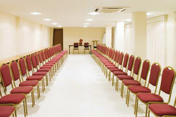 The Arcos Rio Palace hotel offers two meeting rooms