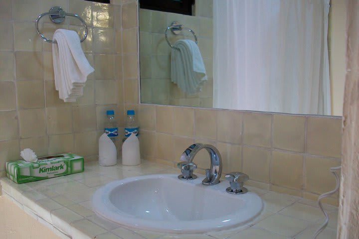 Baño del hotel Diego de Mazariegos