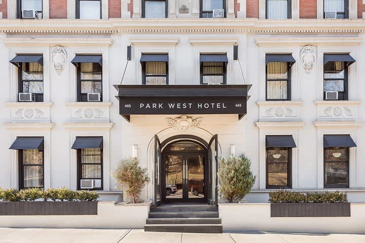 Park West Hotel