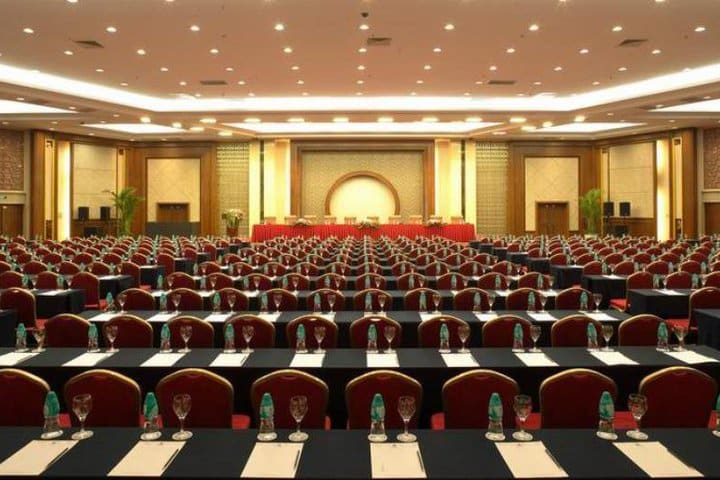 Capital Hotel has meeting rooms for up to 800 guests