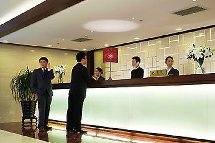 Front desk at the Mercure Wanshang Beijing, hotel in Beijing