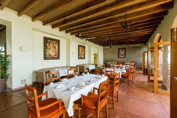 Restaurante Adobes