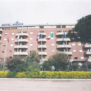 Hotel Palace 2000