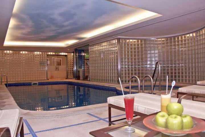 Heated pool and Jacuzzi at the Melia in Buenos Aires