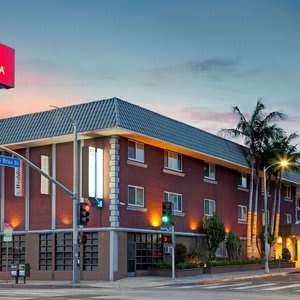 Ramada by Wyndham Los Angeles/Downtown West