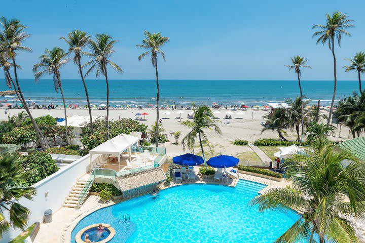 Panoramic view of the pool