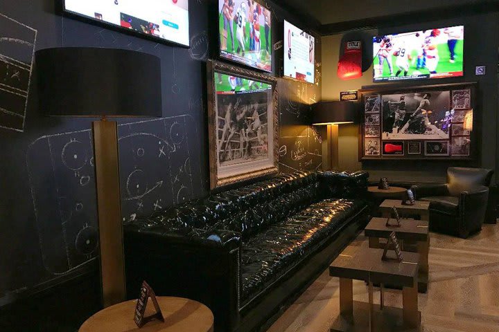 Golden Circle Sportsbook & Bar