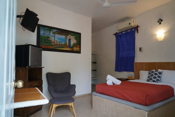 Comfort guest room with lagoon view