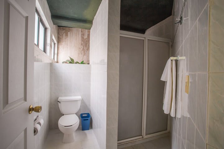 Guest bathroom of the double suite