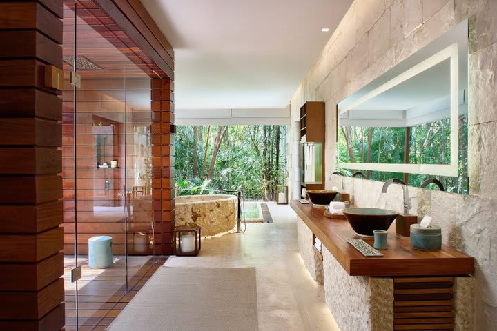 Bathroom in the Villa Royal