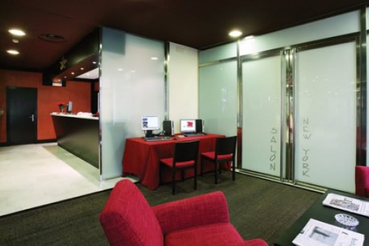 El Hotel High Tech Madrid dispone de un centro de negocios