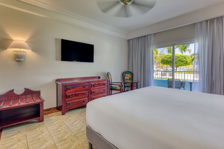 Img - Senator Junior Suite