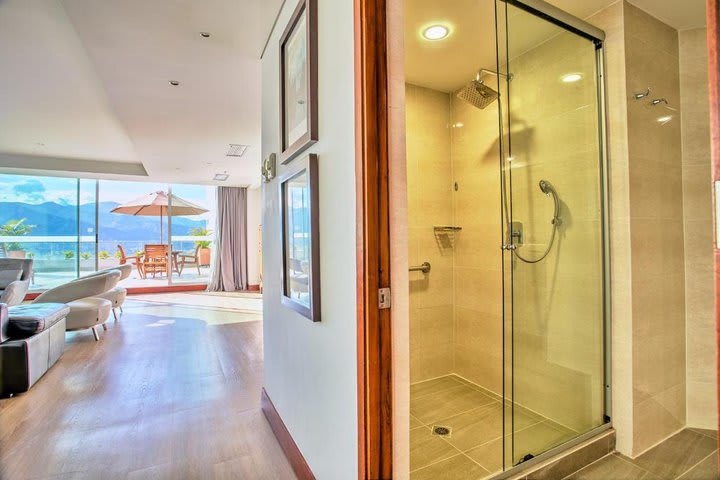 Baño de la suite presidencial