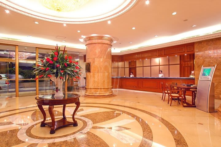 Lobby del City Hotel en Shanghái